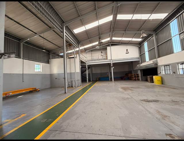 800M² WAREHOUSE TO LET IN EASTLEIGH