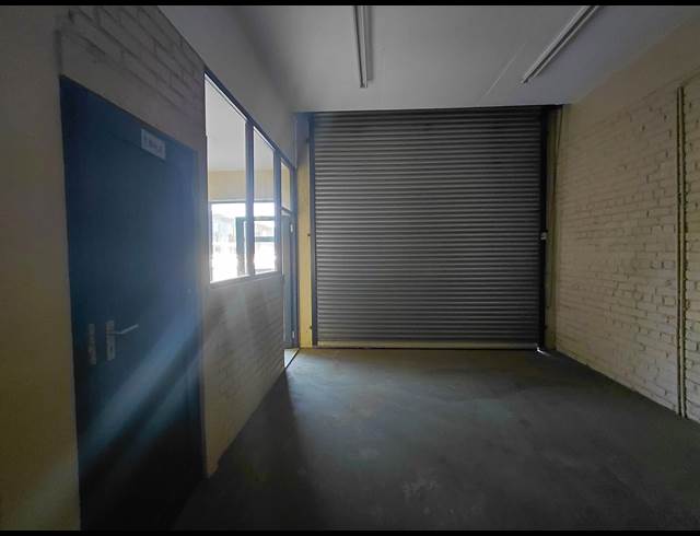 135M² WAREHOUSE TO LET IN POMONA