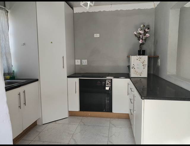 2 bed property to rent in RISECLIFF