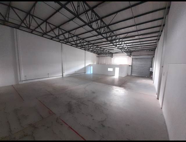 498M² WAREHOUSE TO LET IN HONEYDEW