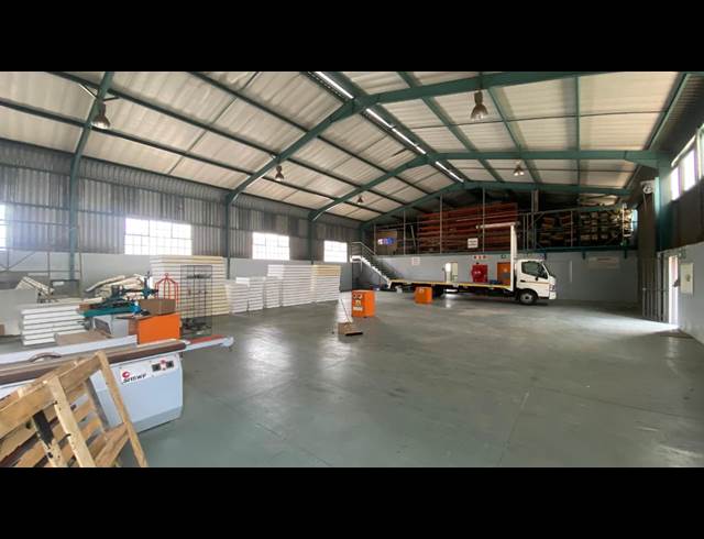 820M² WAREHOUSE TO LET IN HENNOPSPARK