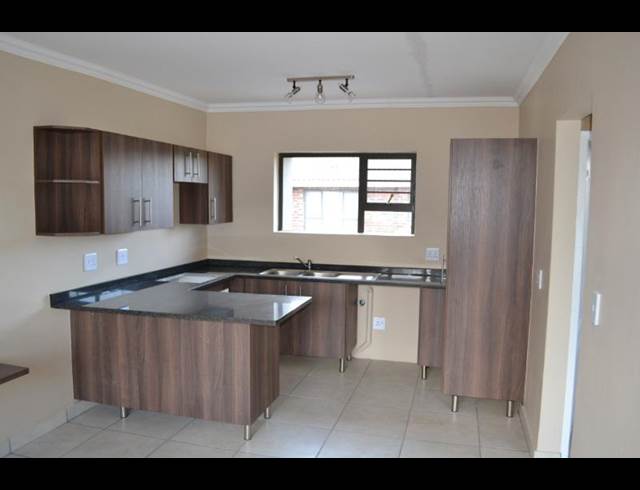 1 BEDROOM PROPERTY TO RENT IN DIE BULT