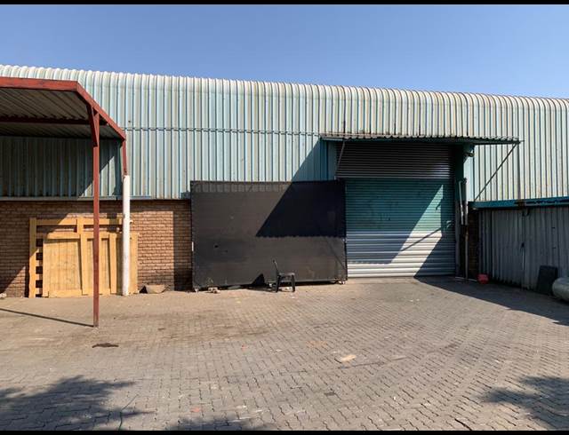 1,550M² WAREHOUSE TO LET IN LASER PARK