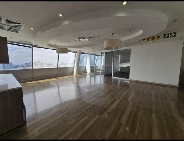 521M² OFFICE TO LET IN SANDHURST