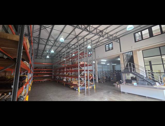 450M² WAREHOUSE TO LET IN RIVERSIDE PARK