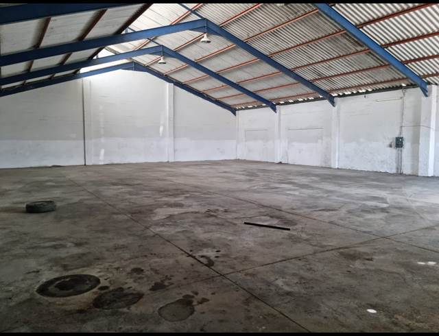 1,534M² WAREHOUSE TO LET IN BROADLANDS
