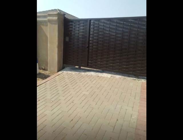 2 BEDROOM PROPERTY TO RENT IN WITPOORTJIE