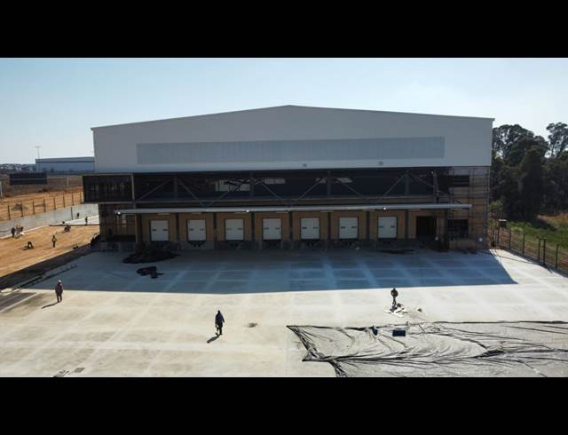 6,703M² WAREHOUSE TO LET IN BREDELL