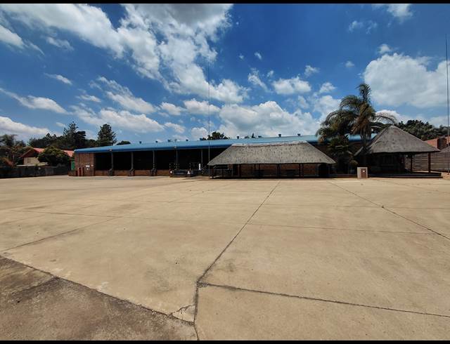 1,848M² WAREHOUSE TO LET IN POMONA