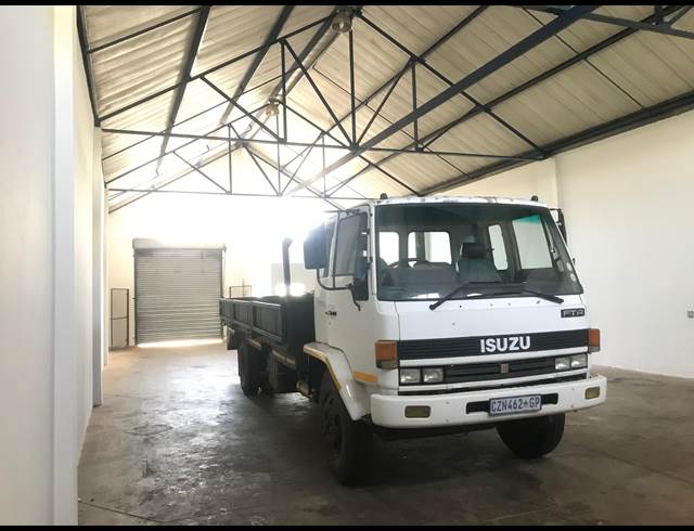 250M² WAREHOUSE RENTED IN LASER PARK