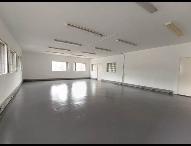1,540M² WAREHOUSE TO LET IN WESTMEAD