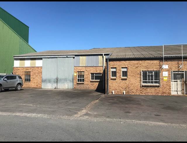497M² WAREHOUSE TO LET IN TRIANGLE FARM