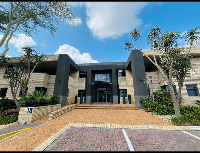 360.20M² OFFICE TO LET IN BRYANSTON