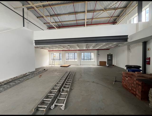 208M² WAREHOUSE TO LET IN BLACKHEATH INDUSTRIAL