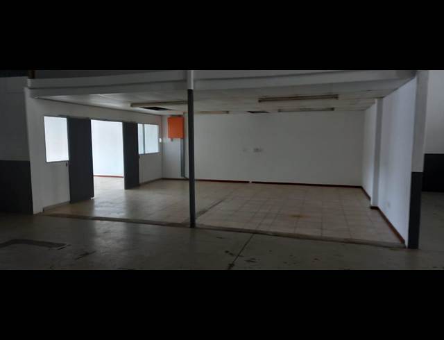 260M² WAREHOUSE TO LET IN WATERFALL