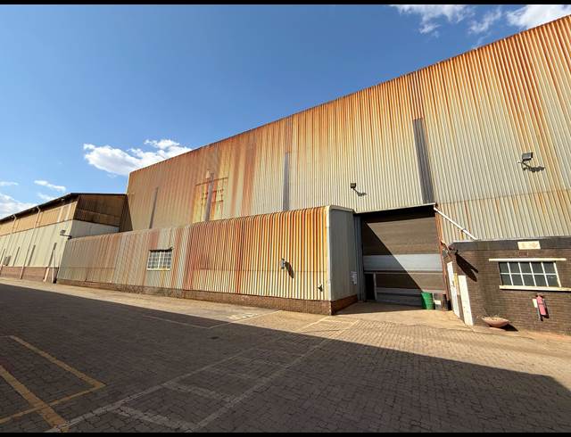 10,000M² WAREHOUSE TO LET IN DUNCANVILLE
