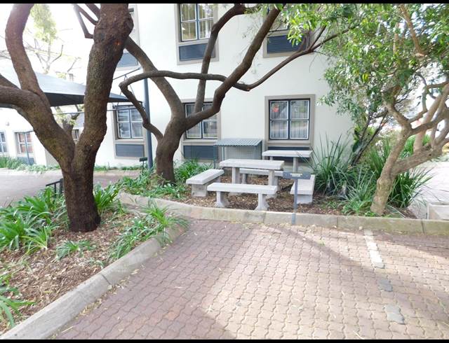 119M² OFFICE TO LET IN FERNDALE