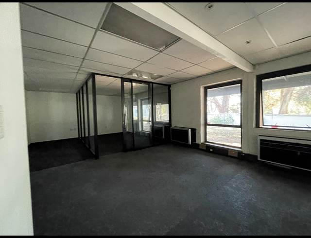 700M² OFFICE TO LET IN BRYANSTON