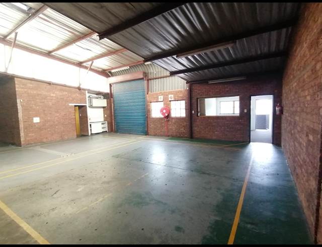 144M² WAREHOUSE TO LET IN WADEVILLE