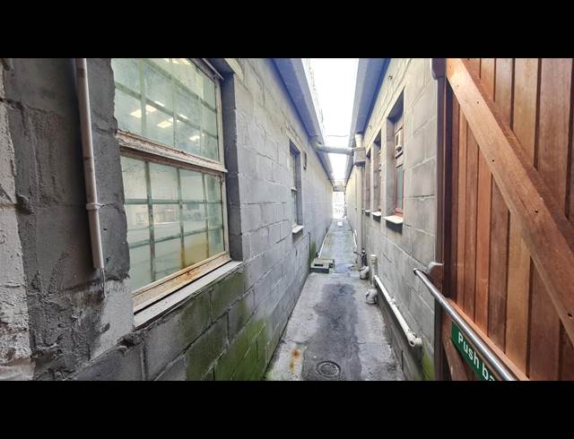 595M² WAREHOUSE TO LET IN OTTERY EAST