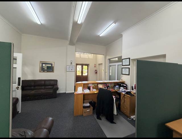199M² OFFICE TO LET IN PAARDEVLEI