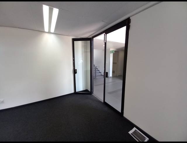 360M² OFFICE TO LET IN BRYANSTON