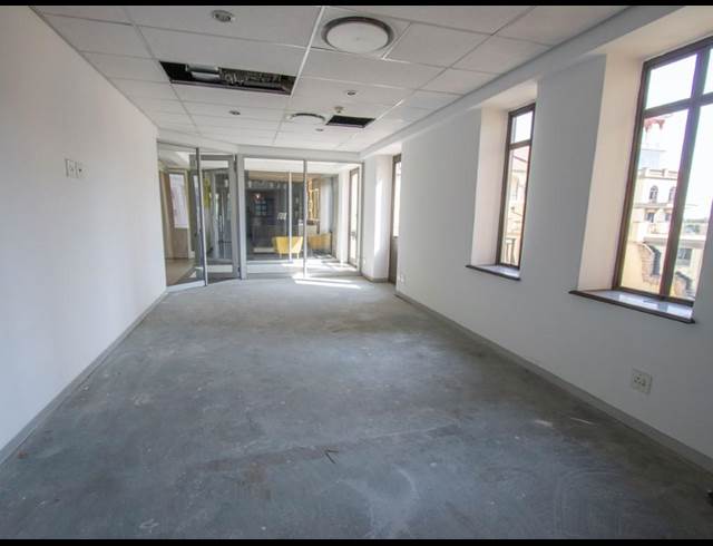 238M² OFFICE TO LET IN FOURWAYS