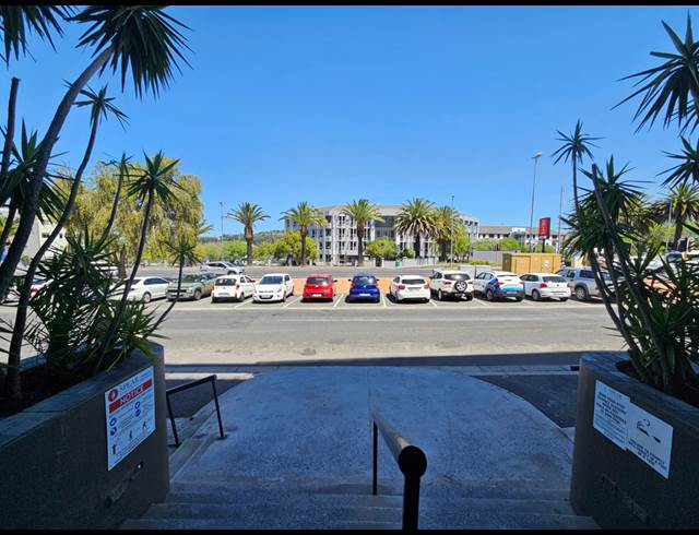 562M² OFFICE TO LET IN TYGER VALLEY
