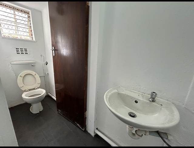 80M² RETAIL TO LET IN PAROW CENTRAL
