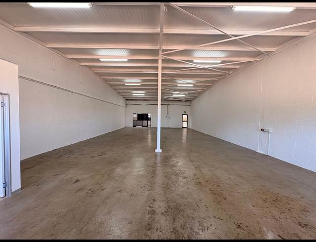 200M² WAREHOUSE TO LET IN MALMESBURY INDUSTRIA