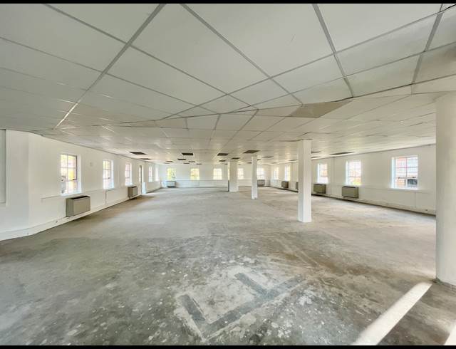 690M² OFFICE TO LET IN FOURWAYS