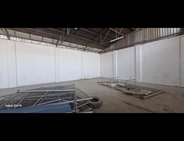300M² WAREHOUSE TO LET IN SELBY
