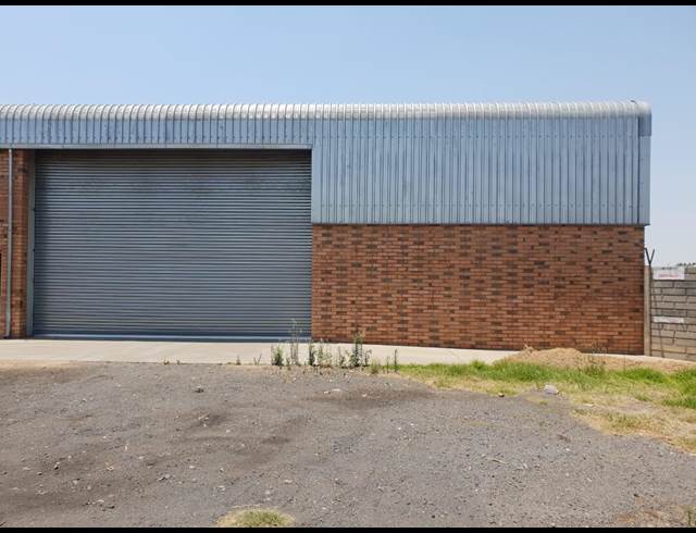 525M² WAREHOUSE TO LET IN BRENTWOOD PARK