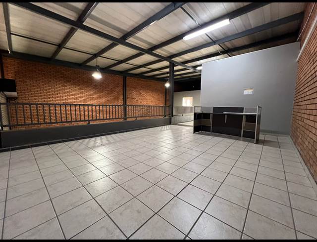 318M² WAREHOUSE TO LET IN HENNOPSPARK