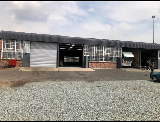 100M² WAREHOUSE TO LET IN ALRODE SOUTH