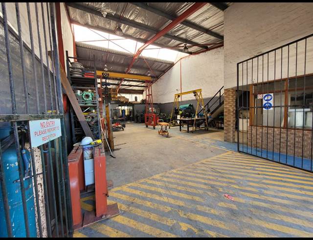 250M² WAREHOUSE TO LET IN PROSPECTON INDUSTRIAL