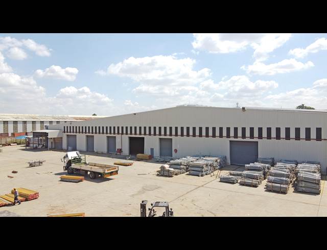 8,320M² WAREHOUSE TO LET IN ANDERBOLT