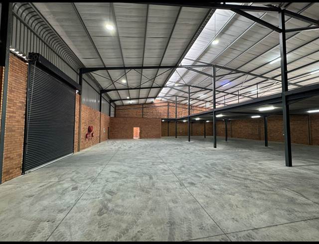 1,155M² WAREHOUSE TO LET IN ORMONDE