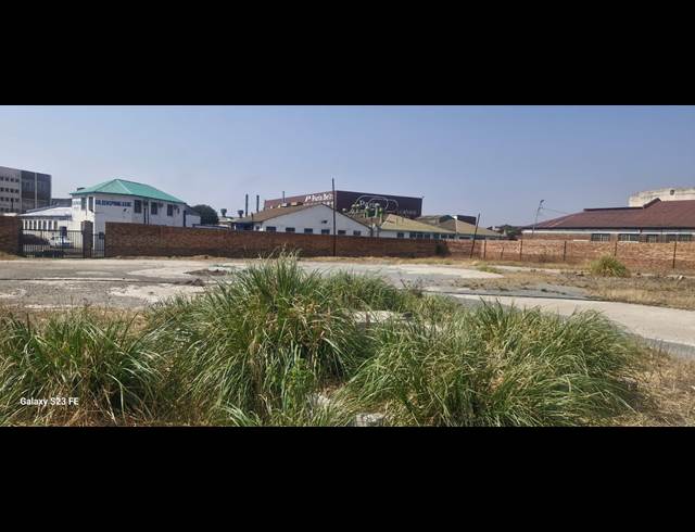 9,593M² VACANT LAND TO LET IN VILLAGE MAIN