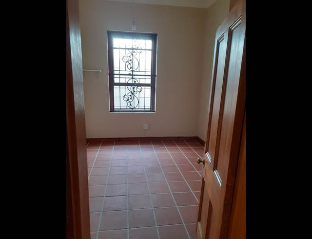 2 bed property to rent in KENILWORTH