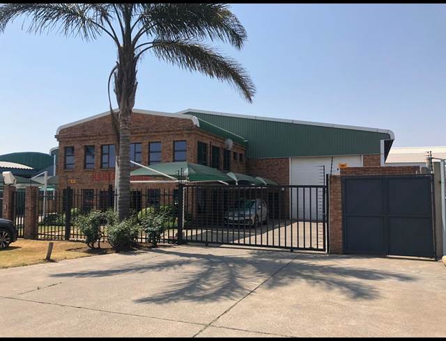1,018M² WAREHOUSE TO LET IN SPARTAN