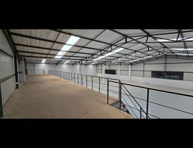 1,094M² WAREHOUSE TO LET IN COSMO BUSINESS PARK