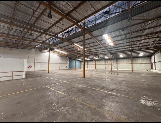 1,943M² WAREHOUSE TO LET IN SPRINGFIELD