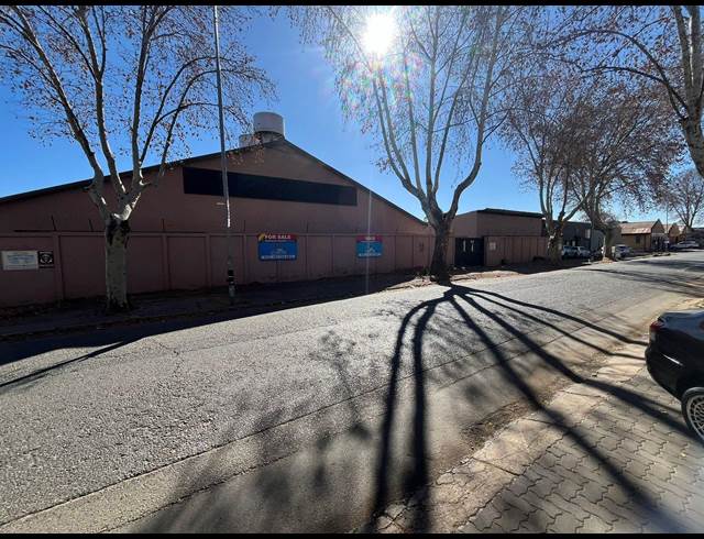 2,421M² WAREHOUSE TO LET IN BOOYSENS RESERVE