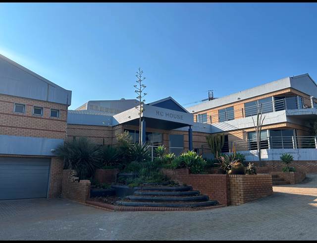 7,726M² WAREHOUSE TO LET IN MEADOWDALE