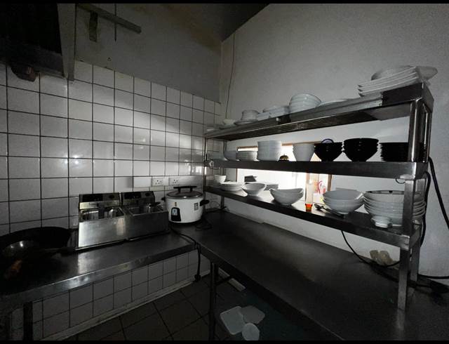 48M² RETAIL TO LET IN HOUT BAY BEACHFRONT