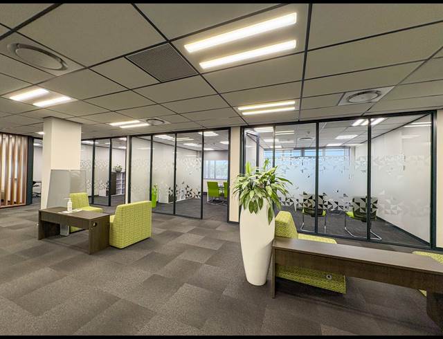 1,679M² OFFICE TO LET IN LA LUCIA RIDGE