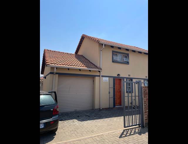 3 bedrooms available for rental 1/1/2025