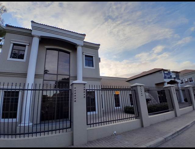 700M² OFFICE TO LET IN BO-DORP