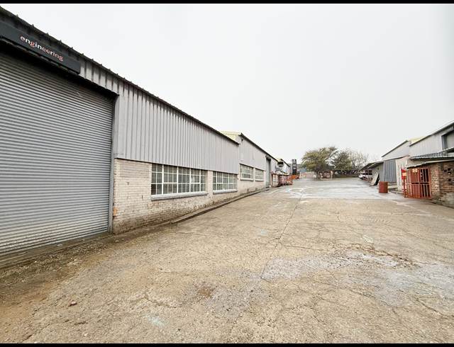 800M² WAREHOUSE TO LET IN WADEVILLE
